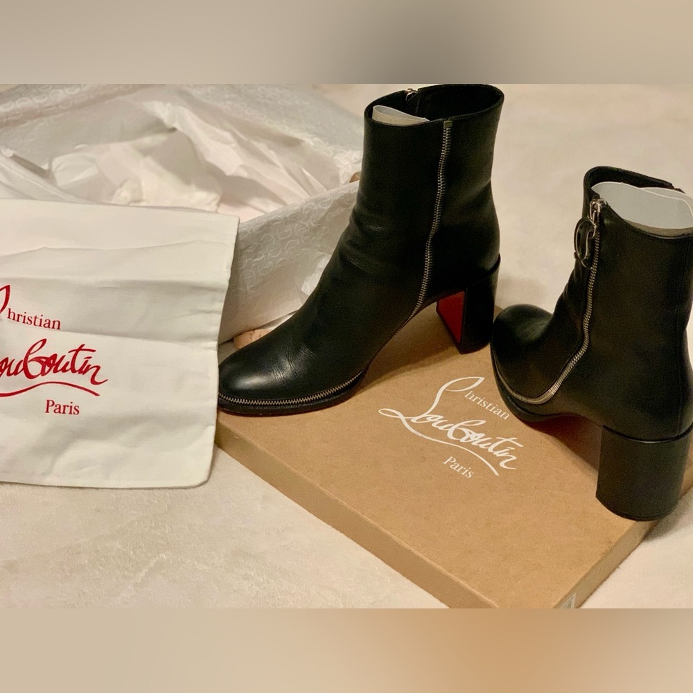 Christian Louboutin- CL Zip Booty -70mm Low boots - Calf Leather- Black